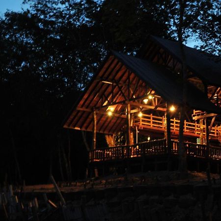 Borneo Natural Sukau Bilit Resort Exteriör bild